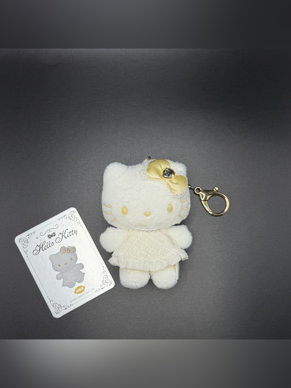 Snario X Miniso  Pop-Up Exclusive Hello Kitty- Secret plush/keychain mk198